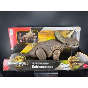 Jurassic World Rebirth Gigantic Thrashers Eotriceratops Dinosaur Action Figure B